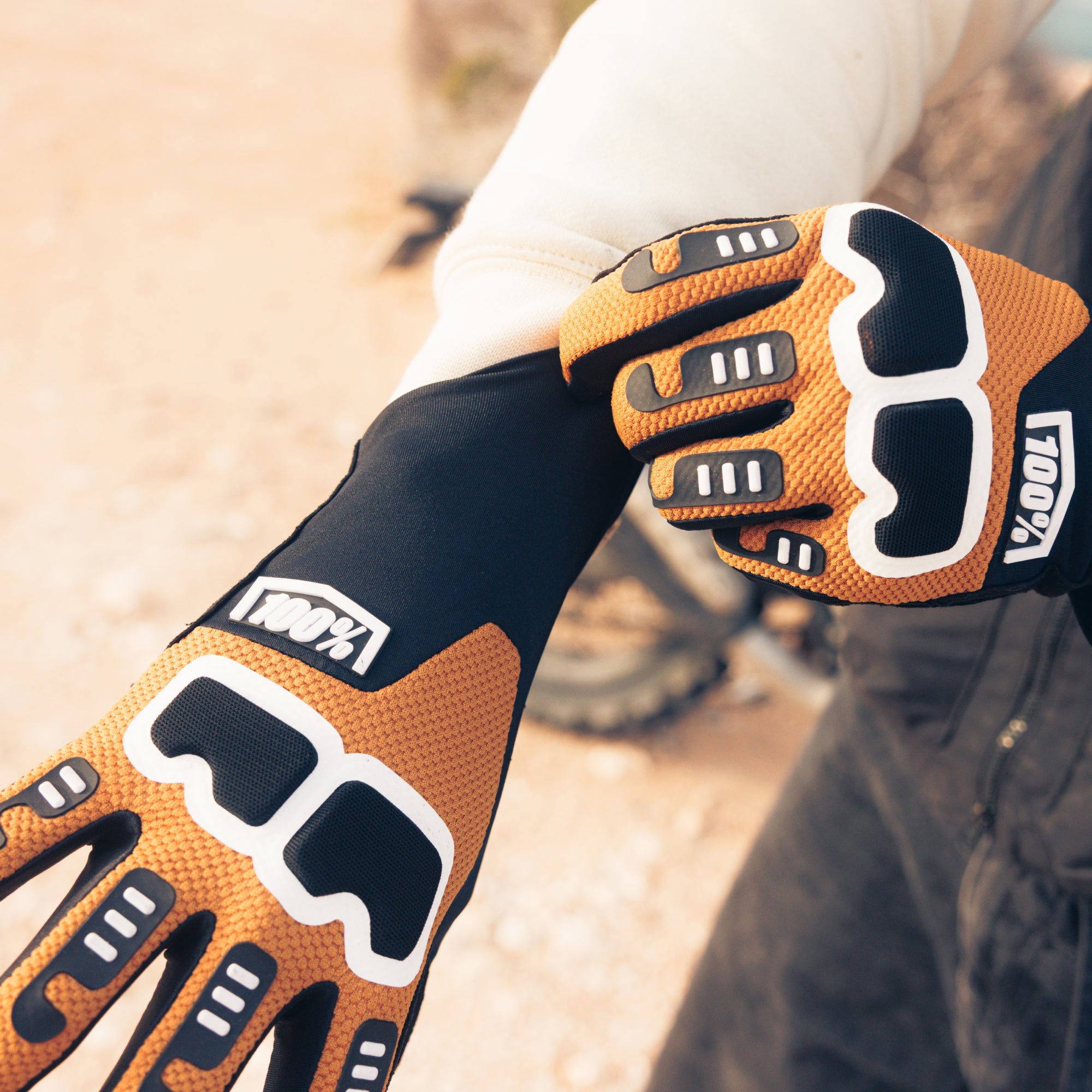 LANGDALE Gloves Black/Tan